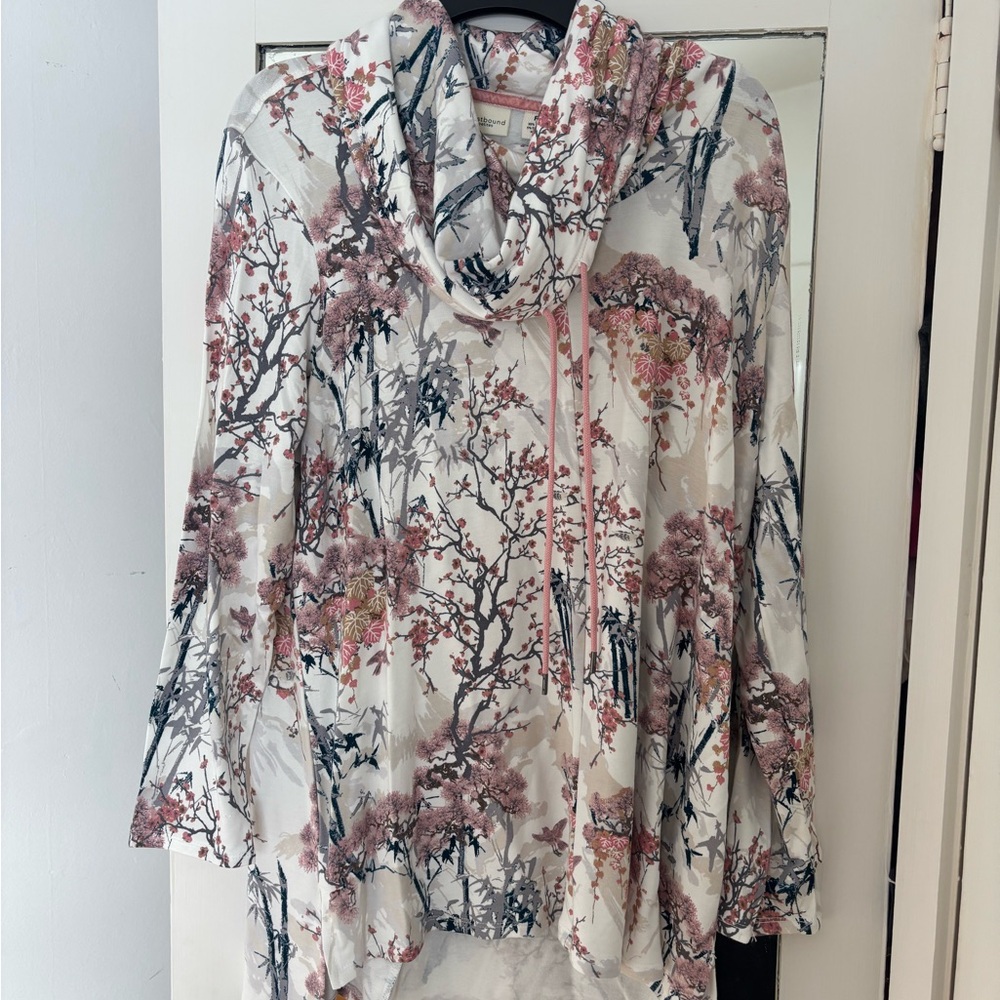 BRAND NEW WESTBOUND PETITES FUNNEL NEXK TOP